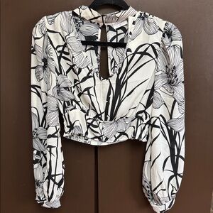 Sienna Sky Monochrome Floral Blouse SZ XS